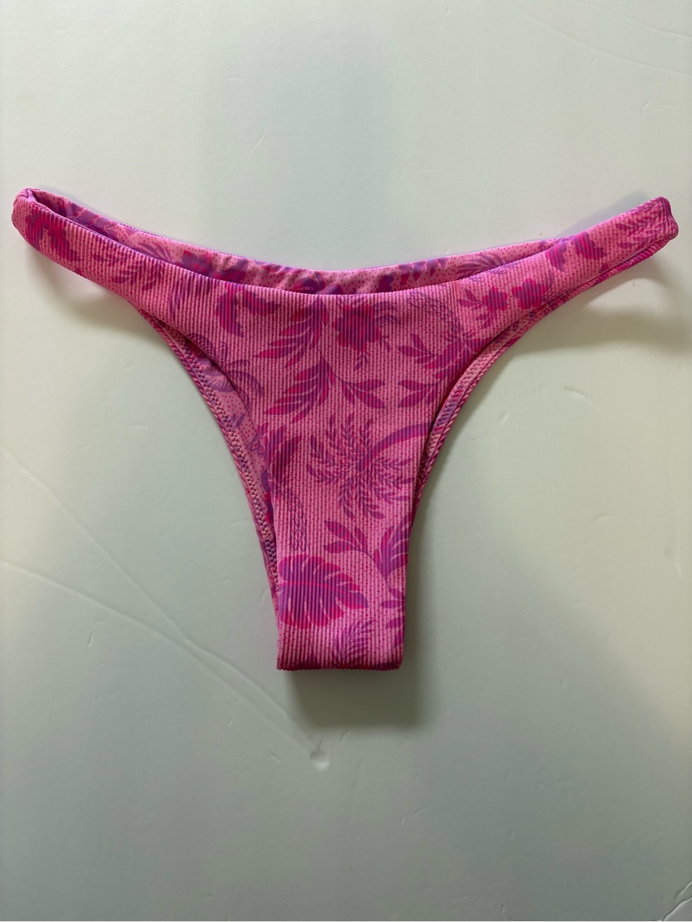 NWOT Pink Kulani Kinis V-Cut Bikini Bottoms in Fuschia Fever L